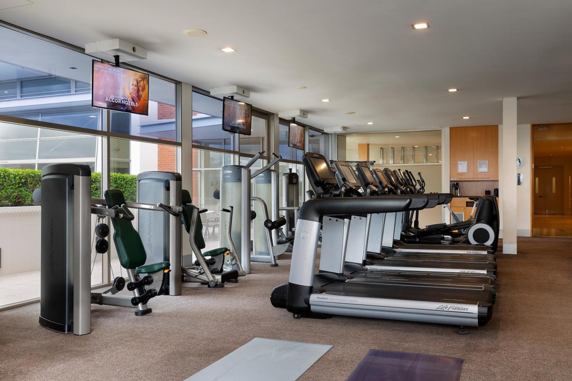 Pullman Auckland Hotel & Apartments Exteriér fotografie The gym at the hotel